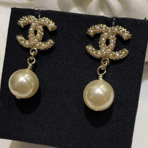💯Authentic Chanel Pearl Earrings